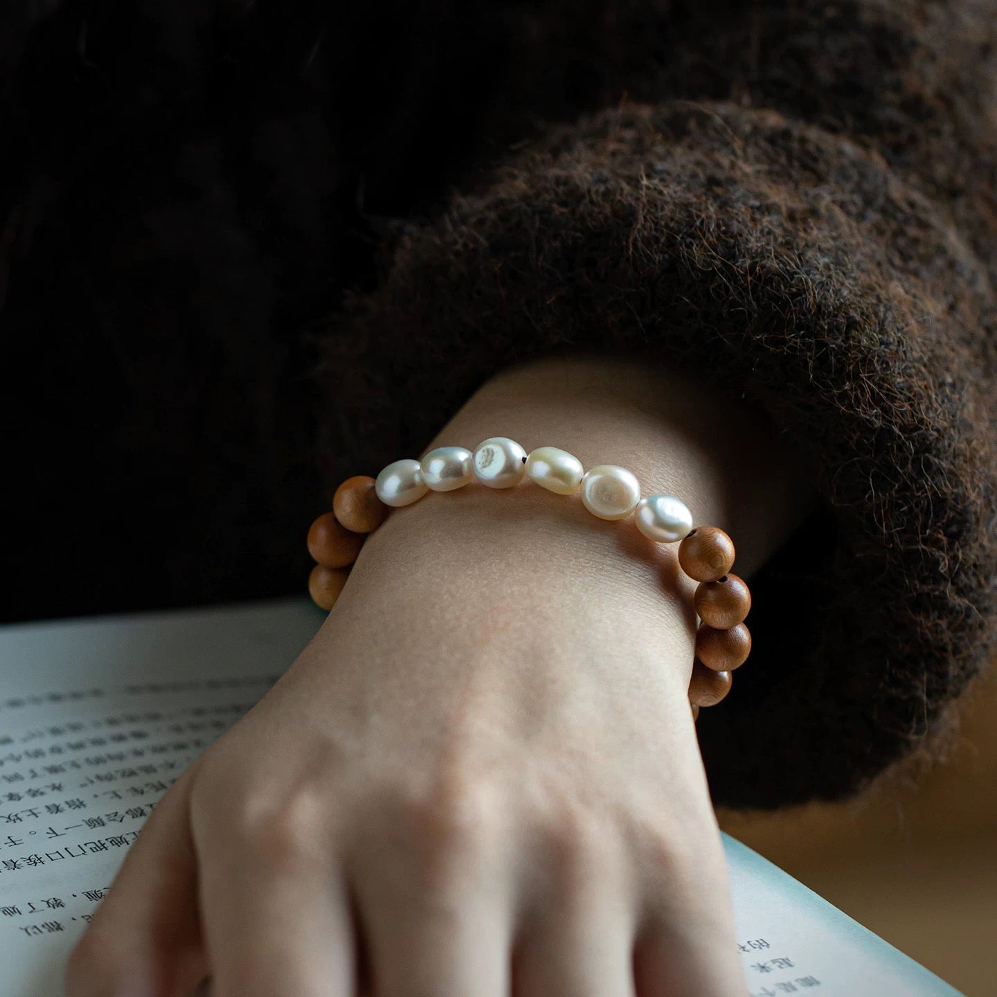 Peach Wood Pearl Bracelet : - Seekcase