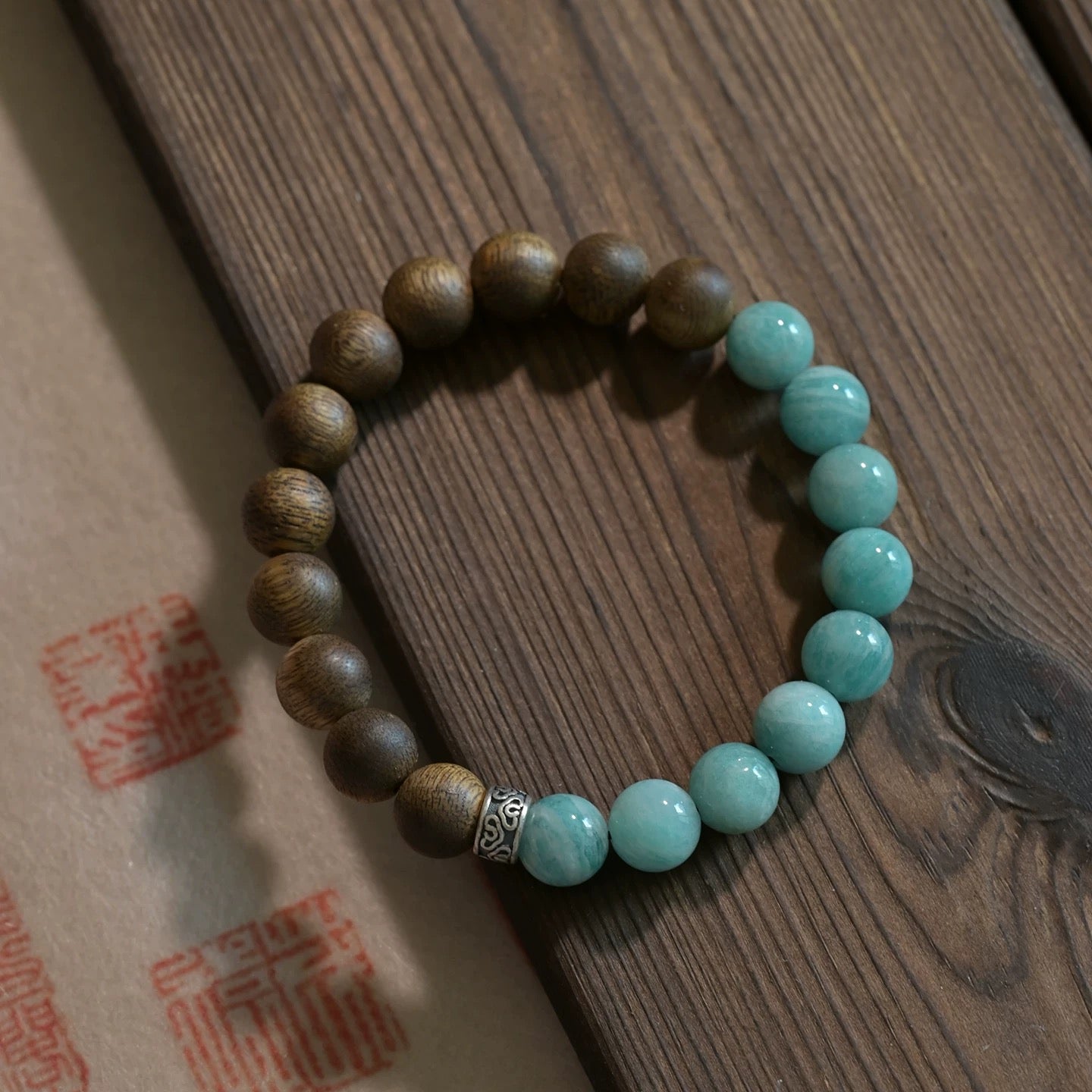 Agarwood & Aquamarine Beaded Bracelet : - Seekcase