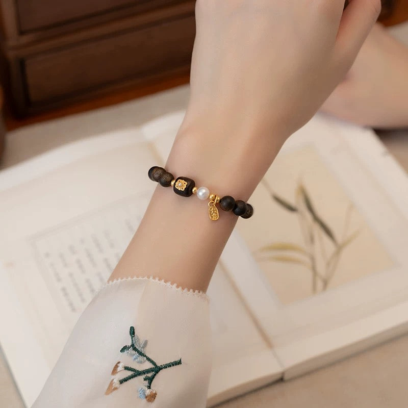 Pearl & Agarwood Serenity Bracelet : - Seekcase