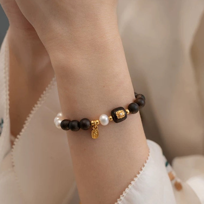 Pearl & Agarwood Serenity Bracelet : - Seekcase