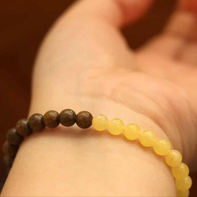 Green Sandalwood & Amber Harmony Bracelet : - Seekcase
