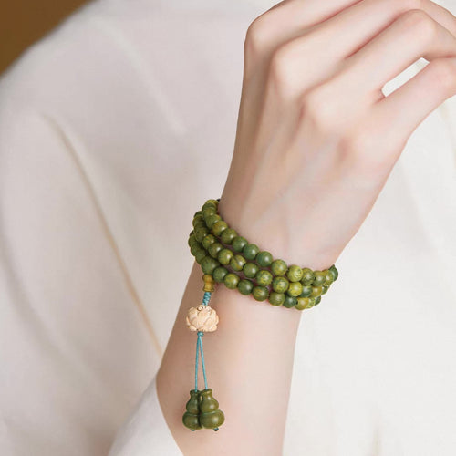 108-Bead Color-Shifting Green Sandalwood Mala : - Seekcase