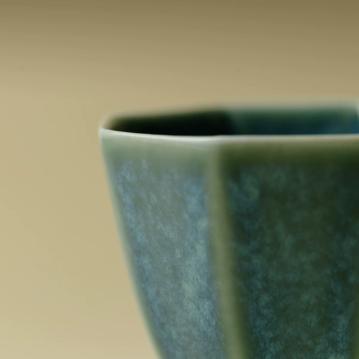 The Geometric Pillar Stemmed Sake Cup 70ml : - Seekcase